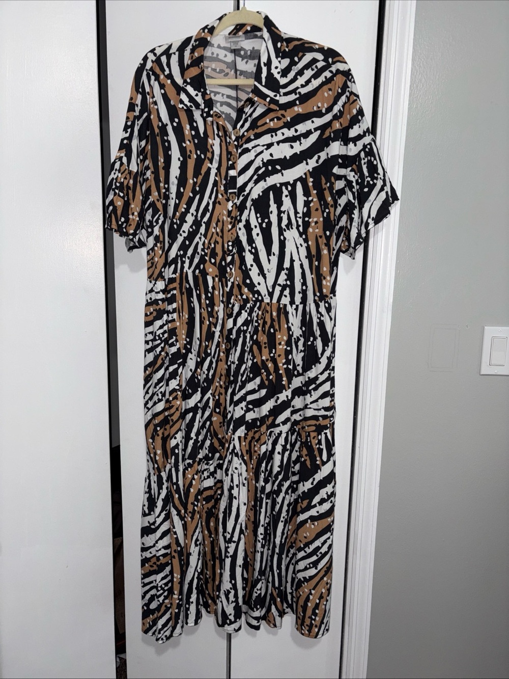 Avenue Tiered Kaitlyn Maxi Dress Plus Size 20 Flutter Sleeves Button Front Boho